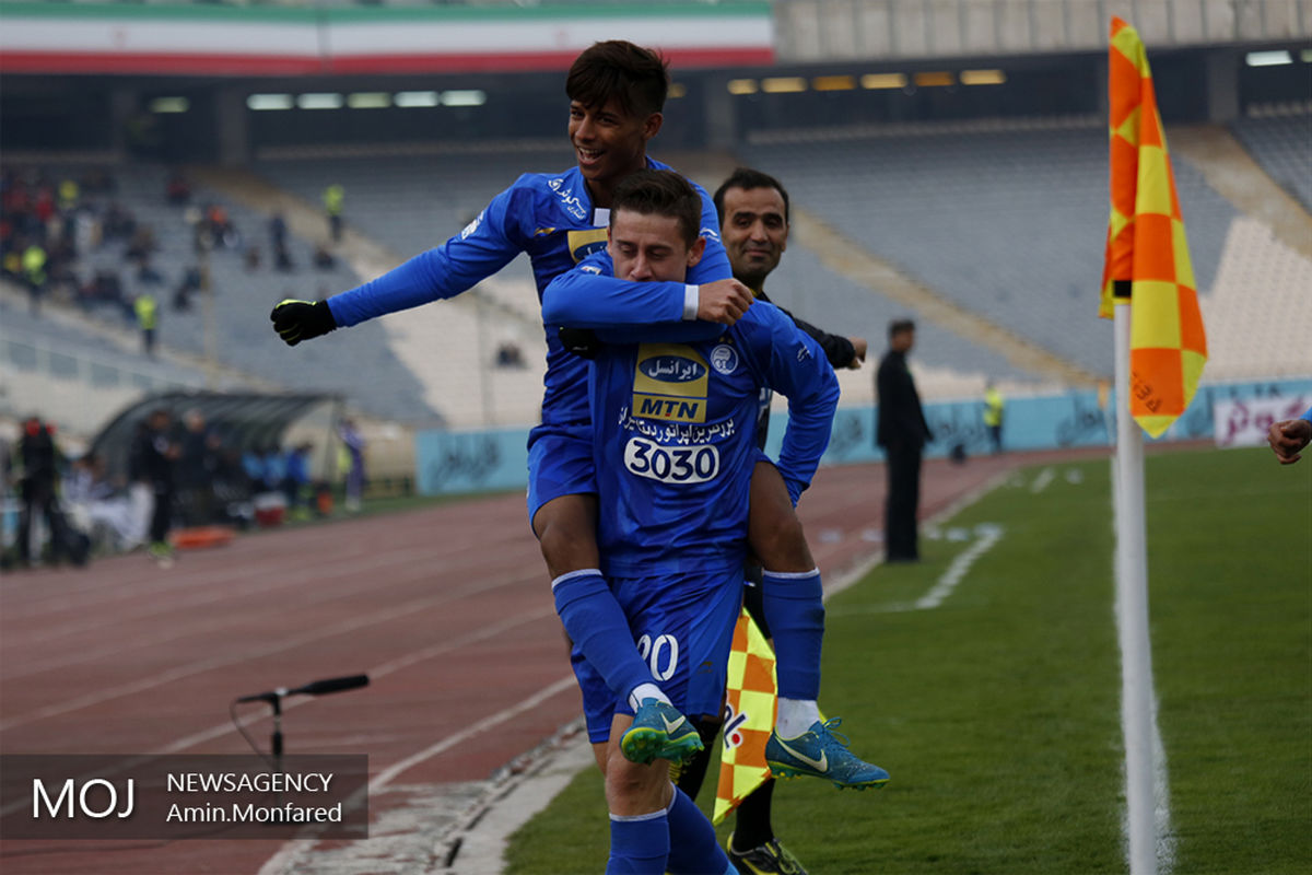 دیدار تیم های استقلال تهران و ایرانجوان بوشهر