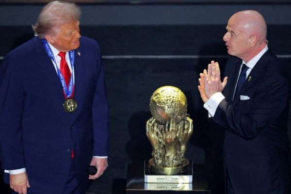 2 نکته در مورد رسوایی جدید ترامپ/ فیفا و چاپلوسی عجیب از رئیس جمهور آمریکا