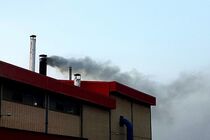 یک واحد آلاینده در کاشان به 4 ماه حبس و جریمه نقدی محکوم شد