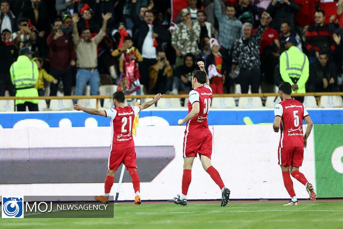 دیدار تیم های فوتبال پرسپولیس و ملوان