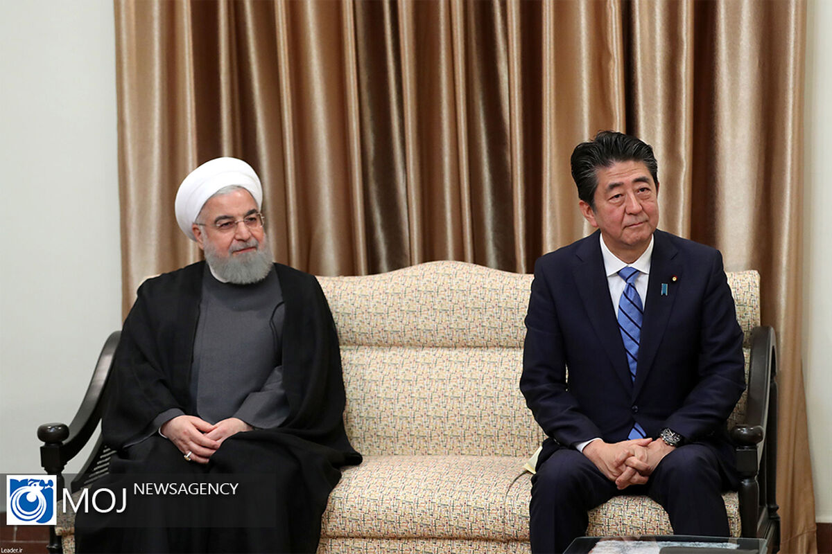 دیدار نخست وزیر ژاپن با مقام معظم رهبری