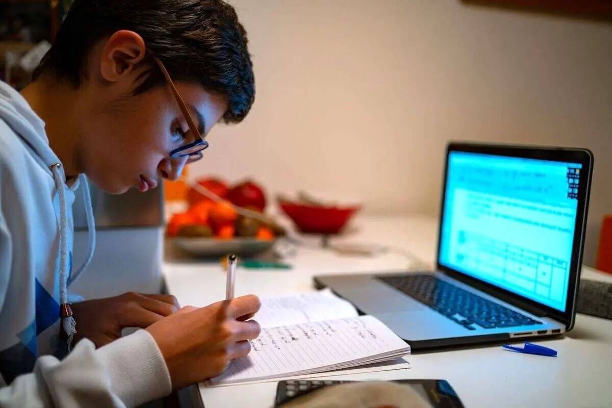 آموزش غیرحضوری مدارس آموزش غیرحضوری دانش آموزان 
