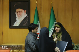 حل موضوع بازداشت زنان در بیرون ورزشگاه آزادی فقط در دست دولت نیست
