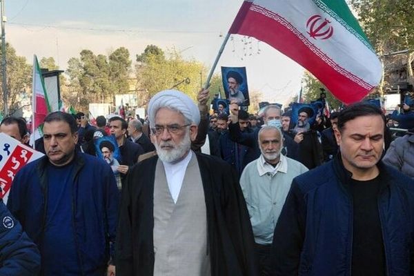 قاطعانه با اغتشاشگران برخورد می‌کنیم