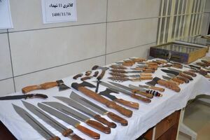 کشف ۱۱ قبضه تبر، ۱۸پنجه بوکس و ۴۶۸ تیغه انواع چاقوی نامتعارف 