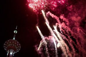 برج میلاد در شب میلاد مولای متقیان نورافشانی می شود