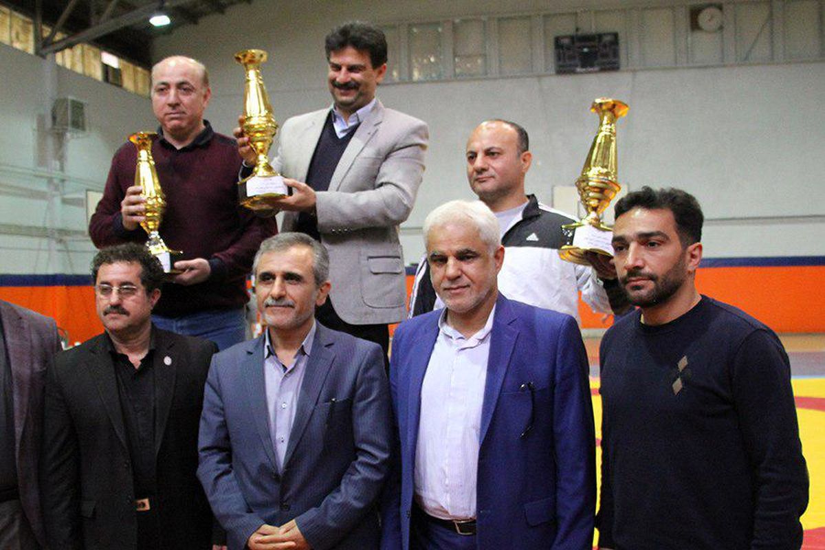 واحد رشت قهرمان مسابقات کشتی آزاد دانشجویان