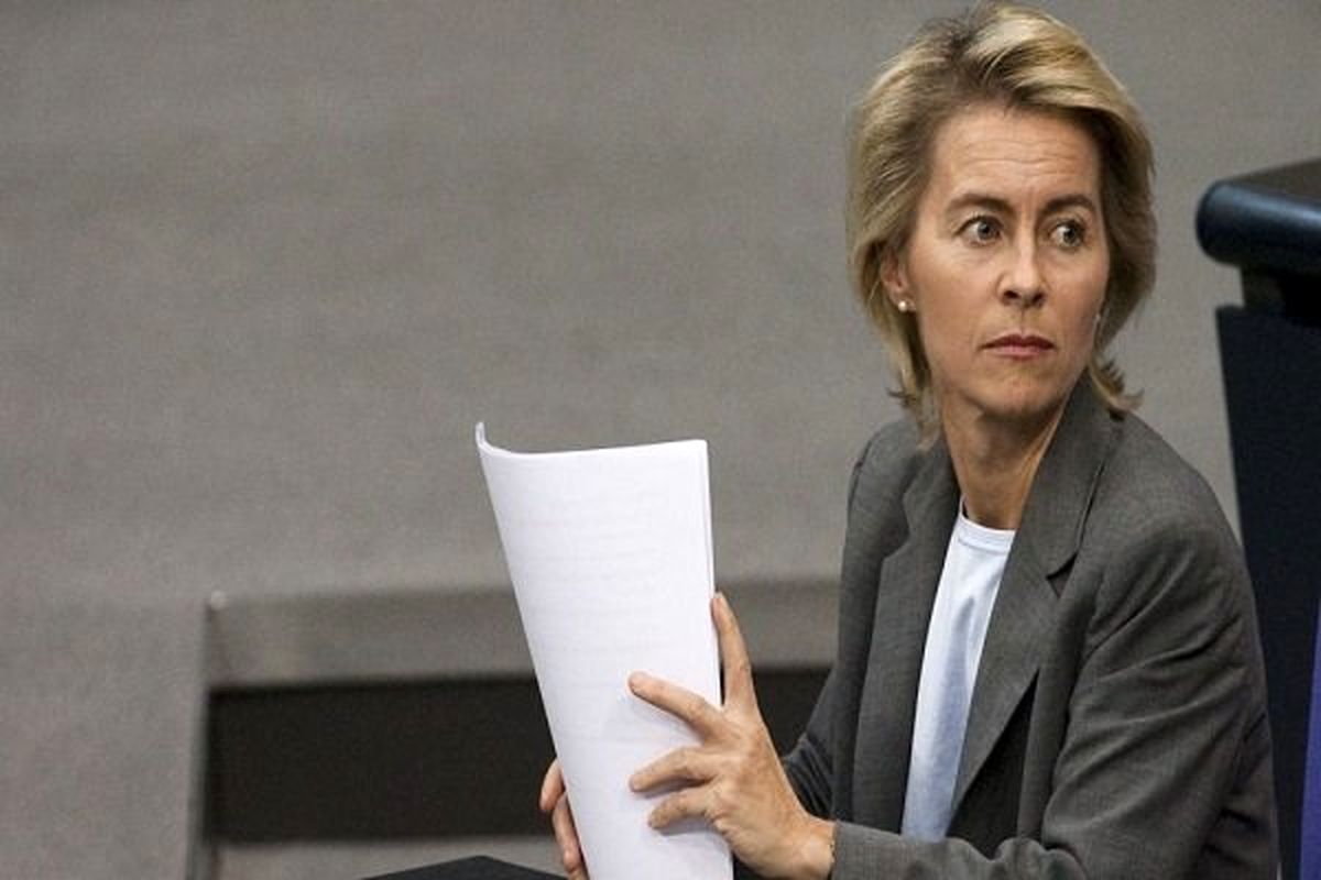 وزیر دفاع آلمان