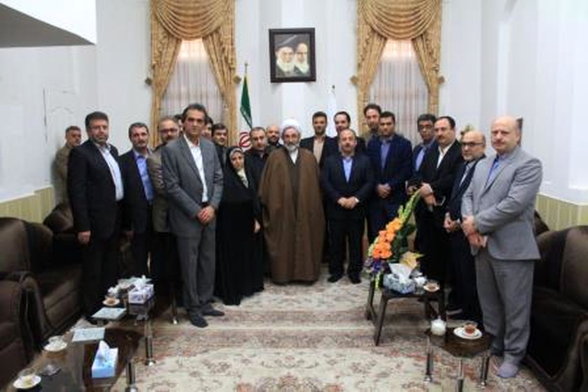دیدار نماینده ولی فقیه بامجموعه شهرداری رشت