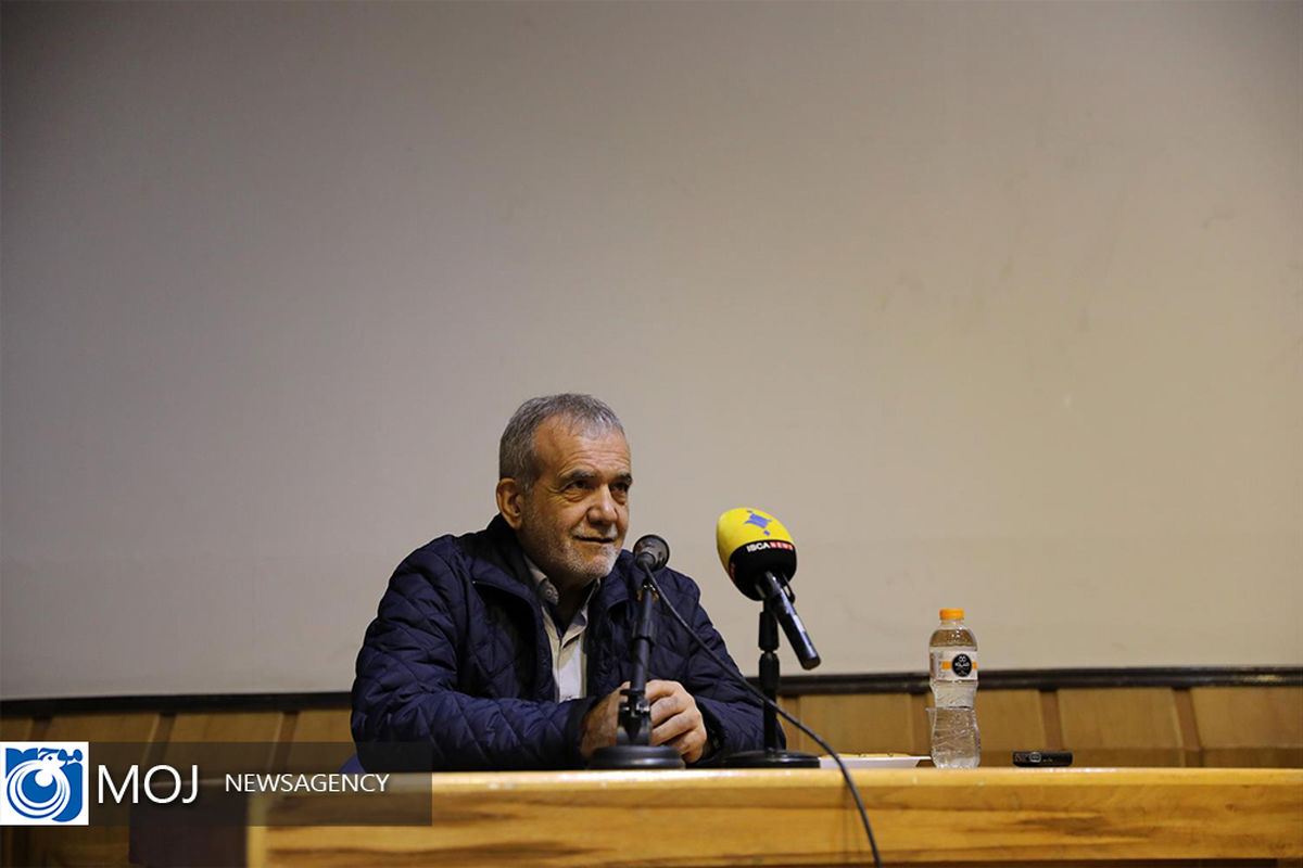 مناظره مسعود پزشکیان و علی خضریان در دانشگاه صنعتی شریف