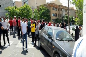 هواداران پرسپولیس مقابل ساختمان این باشگاه تجمع کردند