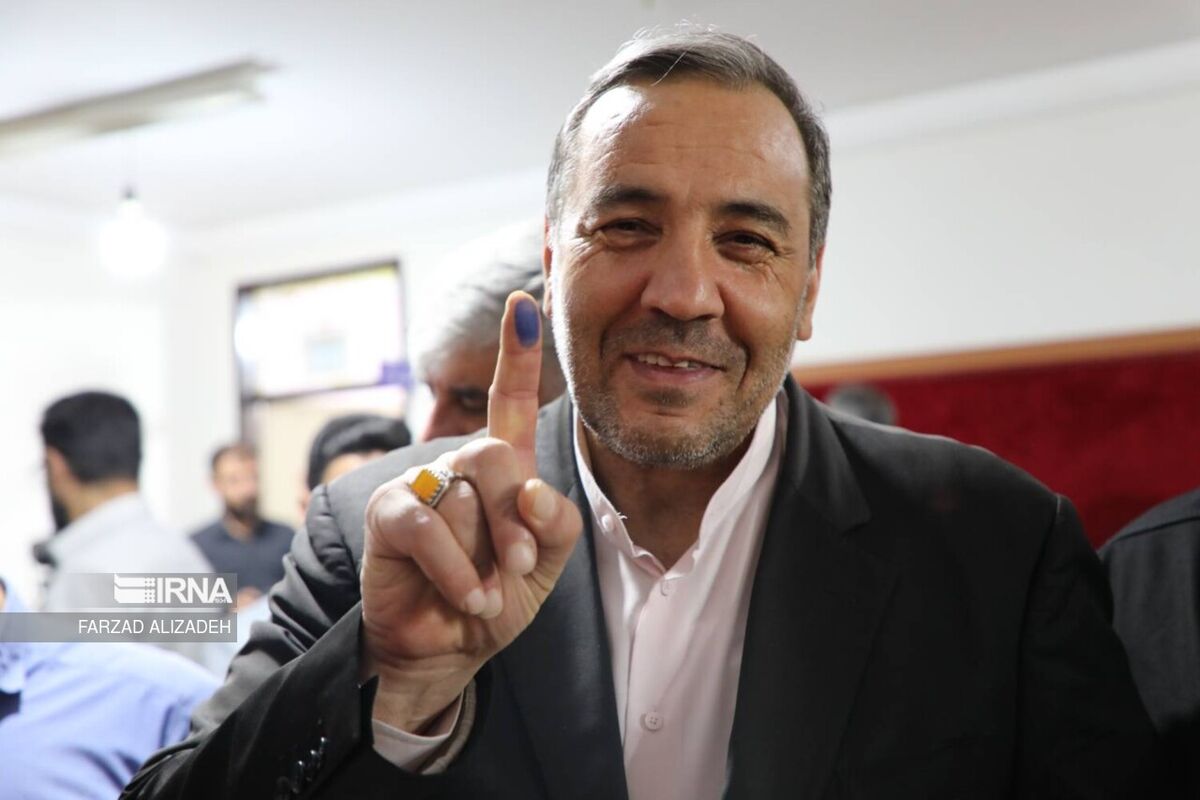 استاندار.