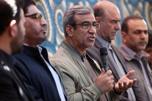 با گرانفروشی و احتکار قاطعانه برخورد می کنیم