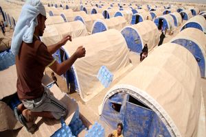 زنان، کودکان و سالخوردگان فلوجه در اردوگاه های دولت عراق