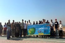پاکسازی ساحل بندرعباس با مشارکت مردم