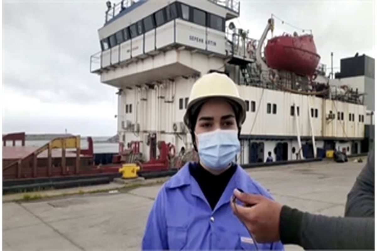 نخستین بانوی ملوان دریای خزر در بندر نوشهر