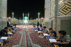 مراسم جزء خوانی امامزاده هلال(ع)آران وبیدگل از بزرگ‌ترین آئین‌های قرآنی کشور