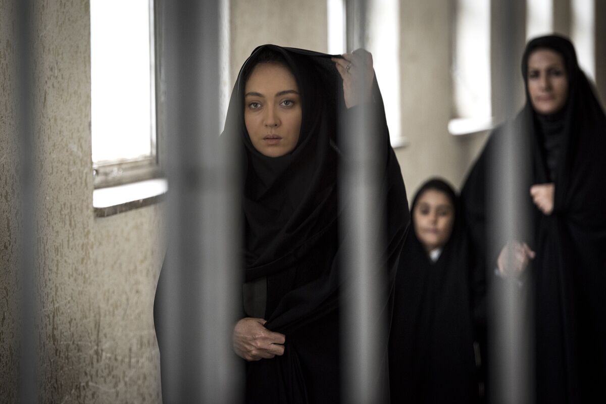 فیلم سینمایی آذر