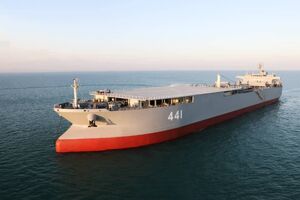 ناو بندر مکران و ناو موشک‌انداز زره به ناوگان نیروی دریایی ارتش ملحق می‌ شوند