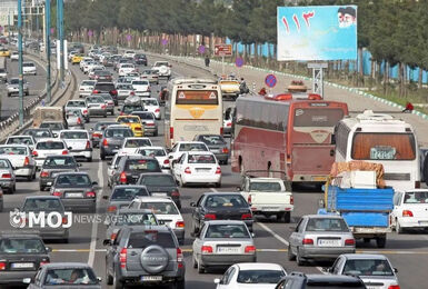 محورهای چالوس، هراز و آزادراه قزوین-کرج-تهران زیر بار ترافیک سنگین است