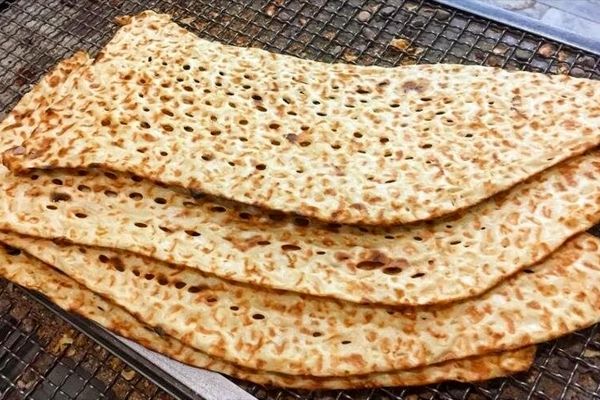 تکلیف قیمت نان را تا پایان خرداد مشخص‌ می‌کنیم