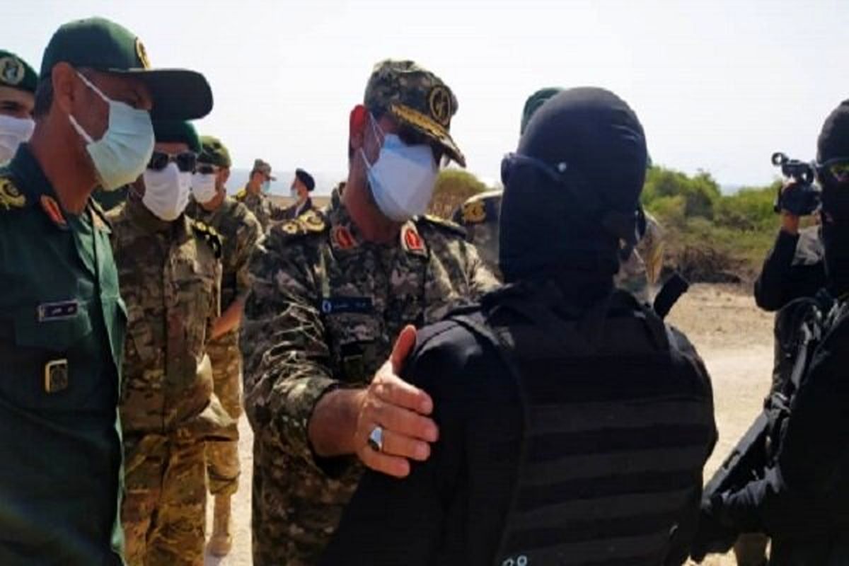 دریادار تنگسیری در بازدید از منطقه نازعات