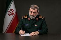 ترامپ هر روز در عالم خیال خود پیروز است اما واقعیت را ایران رقم می‌زند