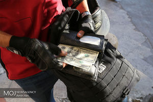 تاثیر اغتشاشات بر بازار ارز/ زلزله به صرافی ها رسید