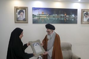 تولیت آستان شاهچراغ(ع) از پرچم دار محجبه کاروان ورزشی ایران در مسابقات پاراآسیایی جاکارتا تقدیر کرد