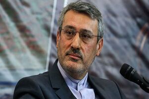 رمضانپور از مسئولان ایران اینترنشنال با وقاحت به دروغ ادعا کرده که سفارت ایران پول هنگفتی خرج شکایت به آفکام کرده است