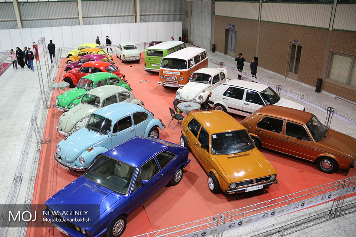 نمایشگاه خودروهای کلاسیک وآفرود در اصفهان