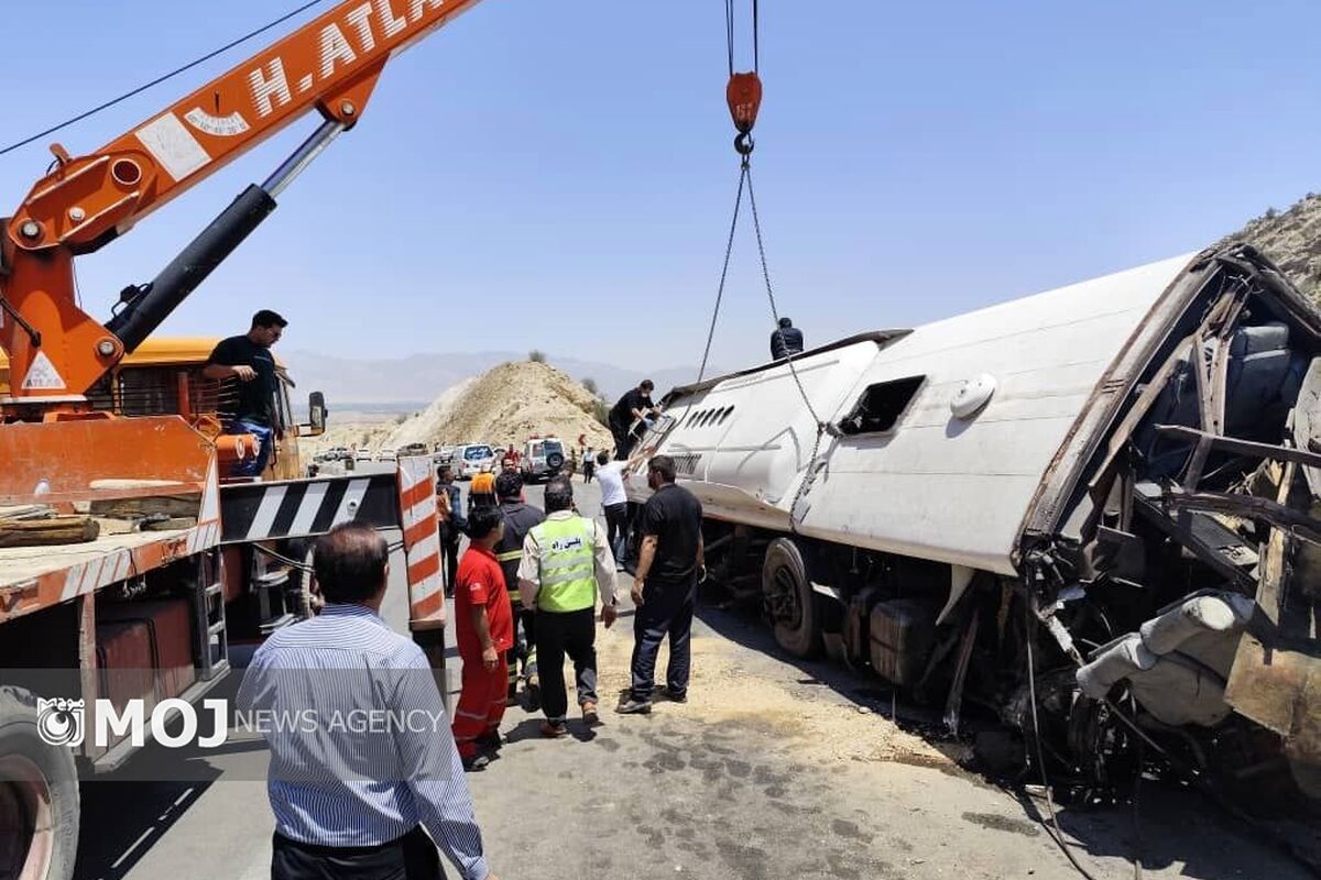 واژگونی مرگبار اتوبوس در آزادراه همدان به ساوه + فیلم