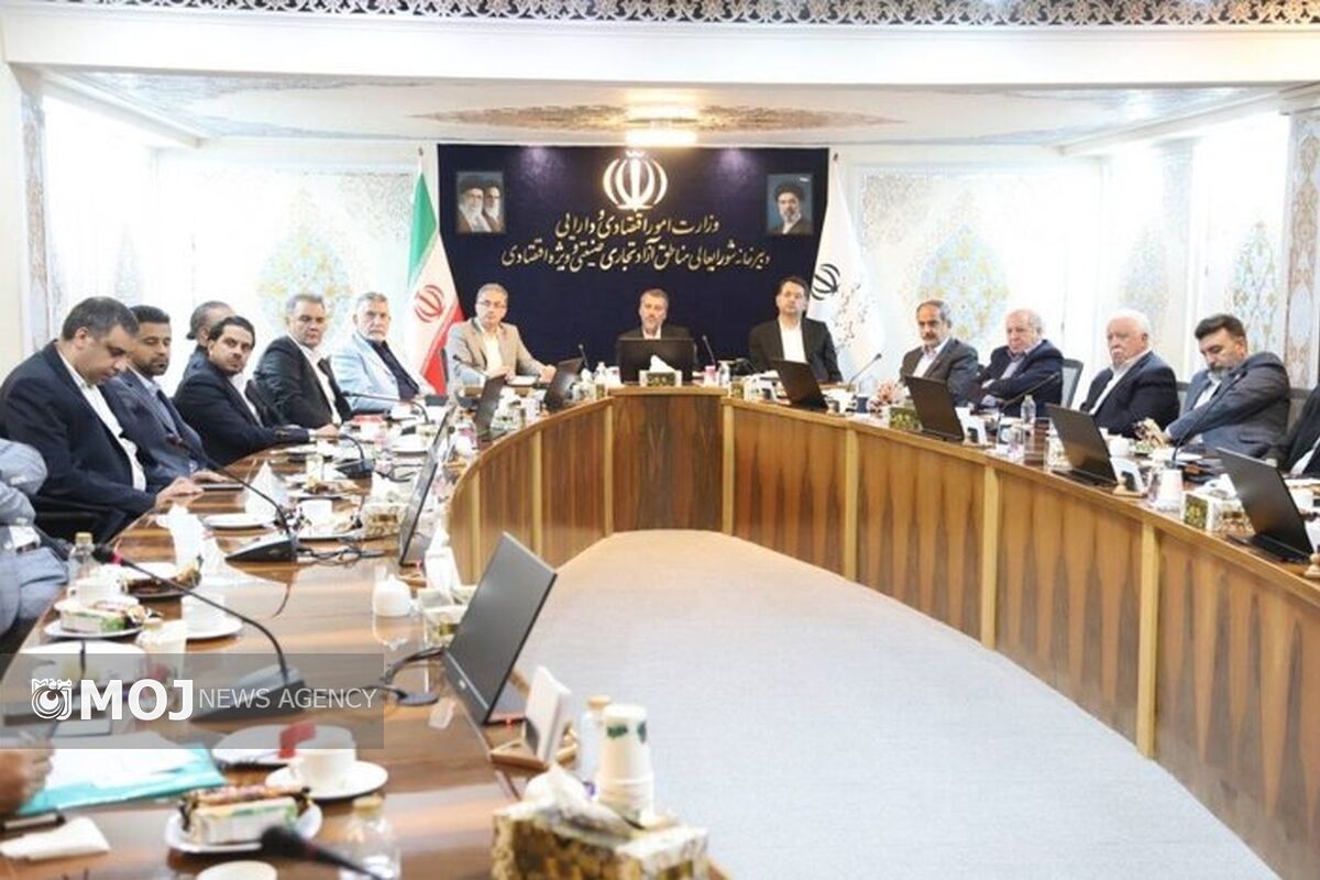نشست فعالان اقتصادی کیش با فروزان