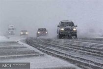 بارش برف و باران در محورهای مواصلاتی ۹ استان کشور