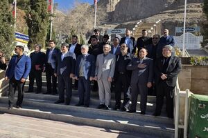 حضور وزیر ارشاد در کرمان و ادای احترام به مقام سردار شهید حاج قاسم سلیمانی 