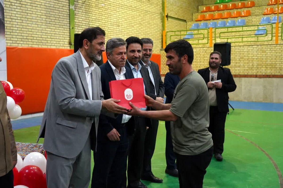 تجلیل از کارگران شهرداری اردبیل