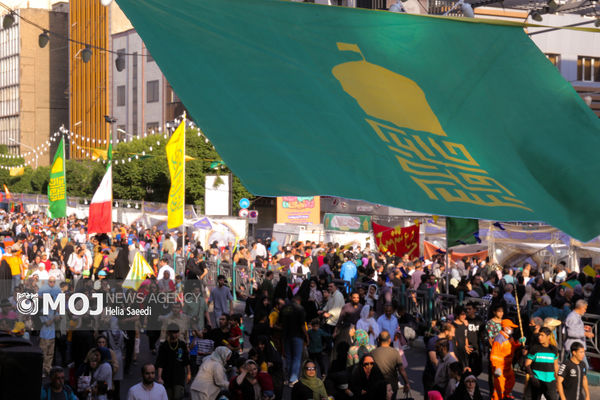 تجمع امام رضایی ها از هفت‌تیر تا بلوارکشاورز/ تهران امشب مشهد بود