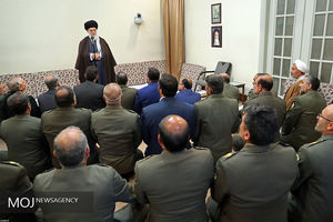 دیدار فرماندهان نیروی زمینی ارتش با مقام معظم رهبری