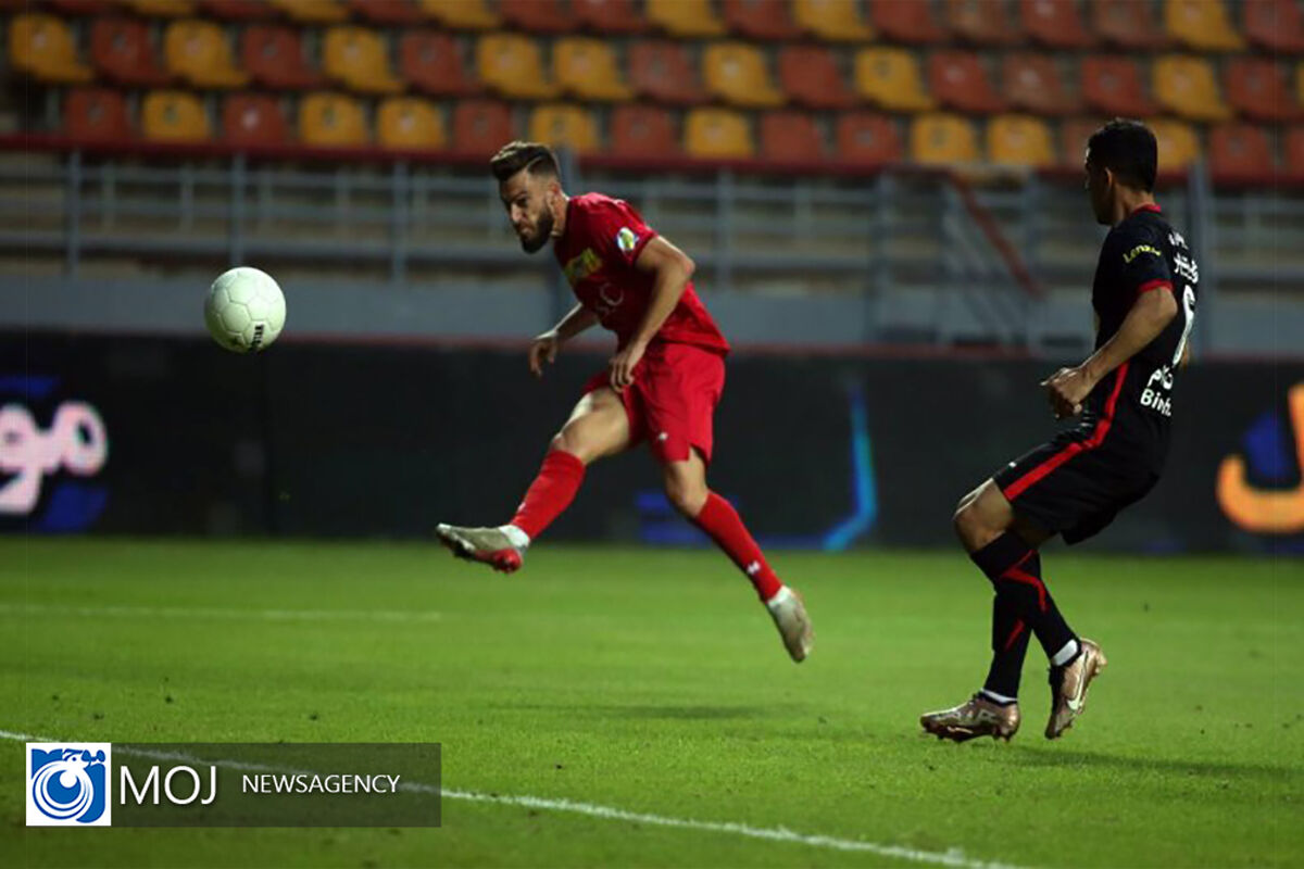 دیدار تیم های فوتبال پرسپولیس و فولاد