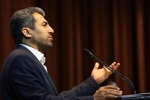 در حوزه سیاست‌های اقتصاد مقاومتی در دانشگاه‌های کشور خلأ جدی وجود دارد