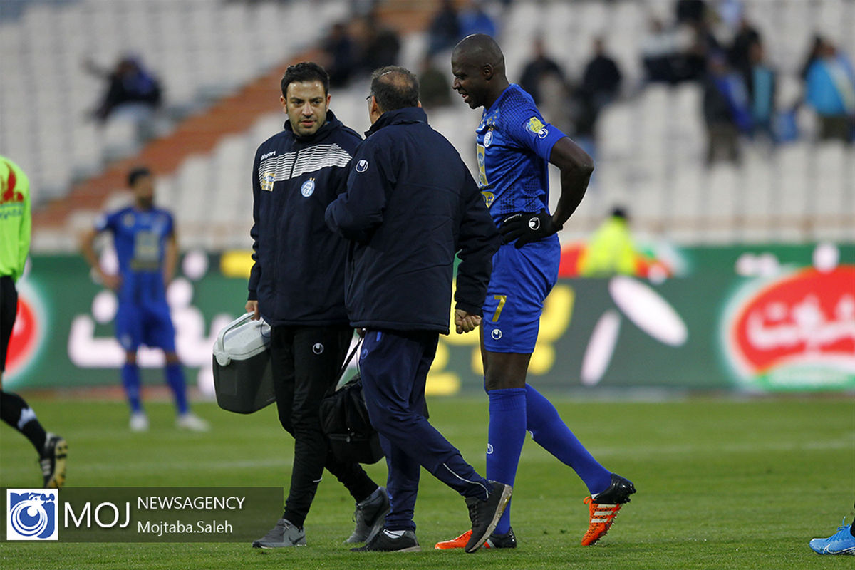 دیدار تیم های فوتبال استقلال و نفت مسجد سلیمان - ۱۲ بهمن ۱۳۹۸/ دیاباته