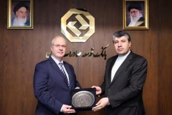 دیدار مدیرعامل بانک توسعه صادرات ایران با سفیر بلاروس در تهران؛ مسیر تازه در روابط بانکی دو کشور