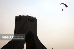 برگزاری مسابقات چتربازی سقوط آزاد ارتش