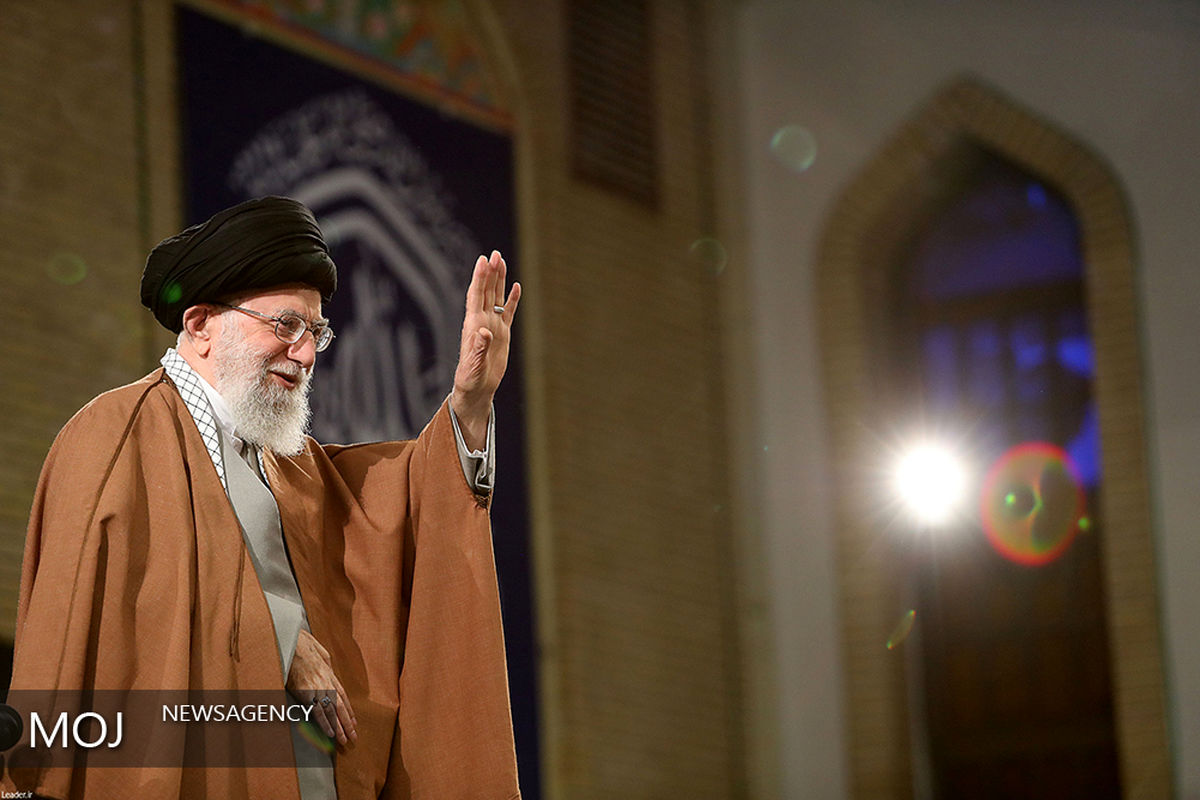 دیدار جمعی از کارگران با مقام معظم رهبری