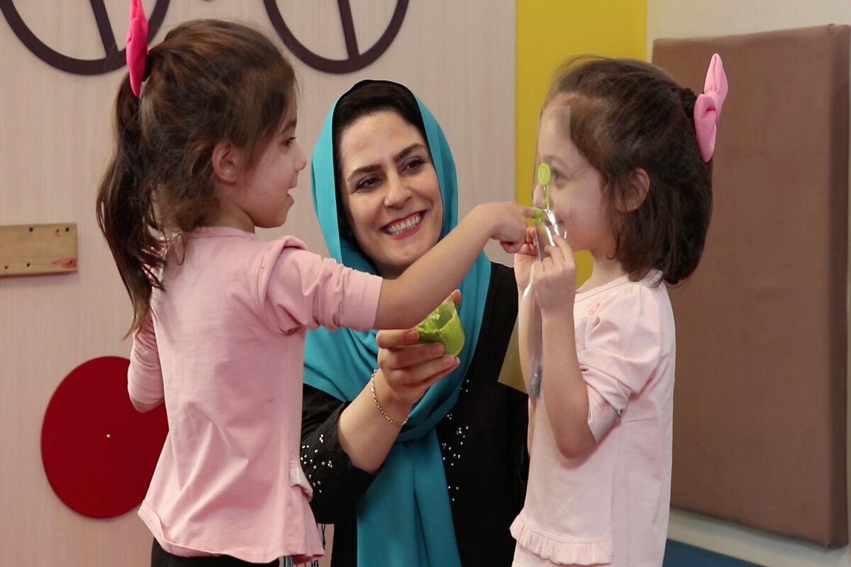 فاطمه لطیفی-آموزش هنر به کودکان