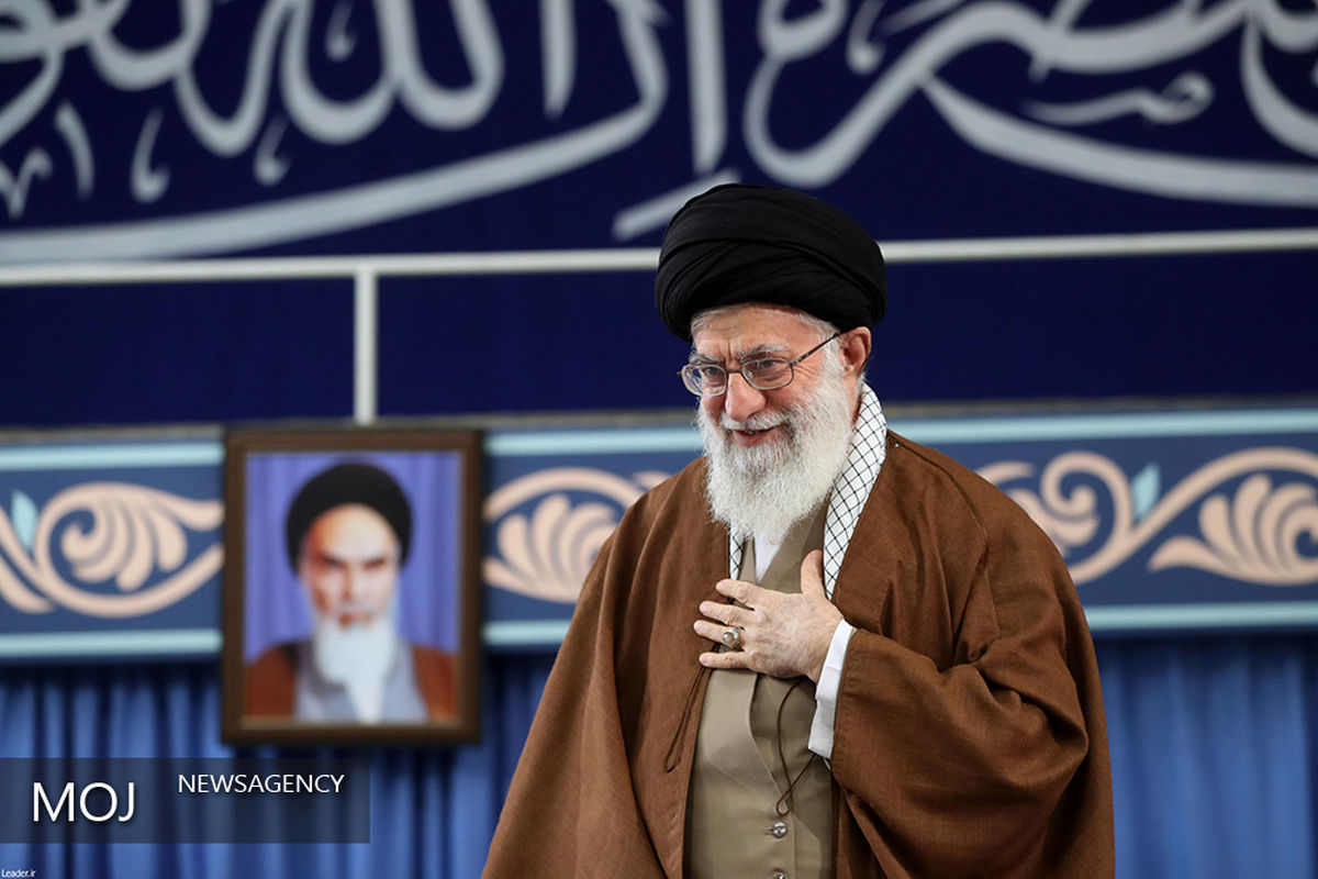 دیدار دانش‌آموزان و دانشجویان با مقام معظم رهبری