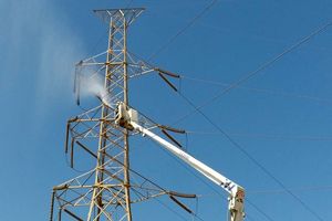  آب مقطر نیروگاه رامین حلالی برای گرد و خاک های مقره های برقی خوزستان