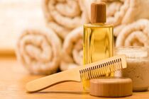 هرگز به موهایتان عطر نزنید / اثرات مخرب عطر روی موها که نمی‌دانستید