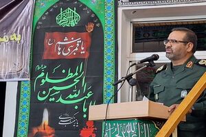 تقدیر از رانندگان ماشین آلات سنگین حامی رزمندگان در گروه پدافند هوایی ۱۰ محرم سپاه