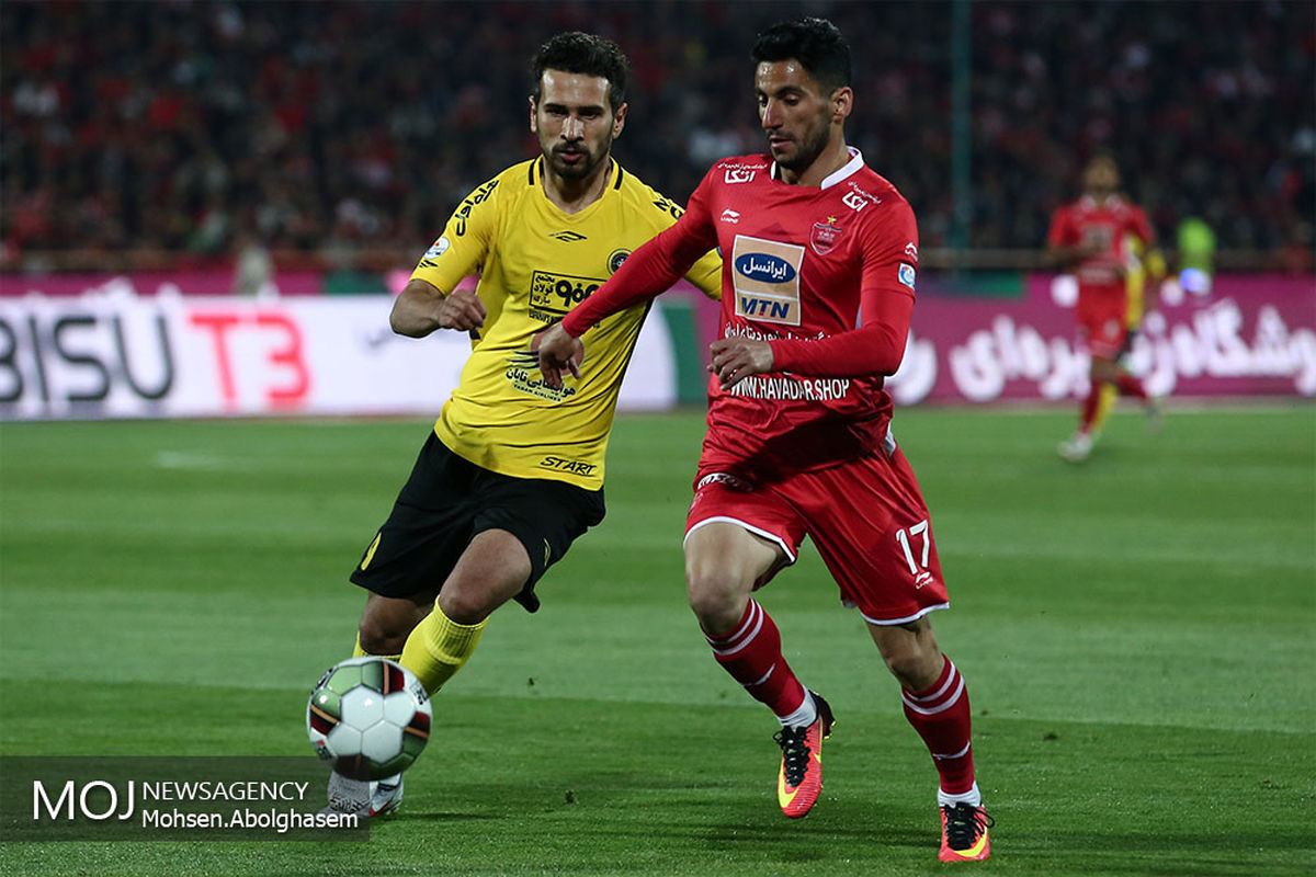 دیدار تیم های فوتبال پرسپولیس و سپاهان اصفهان